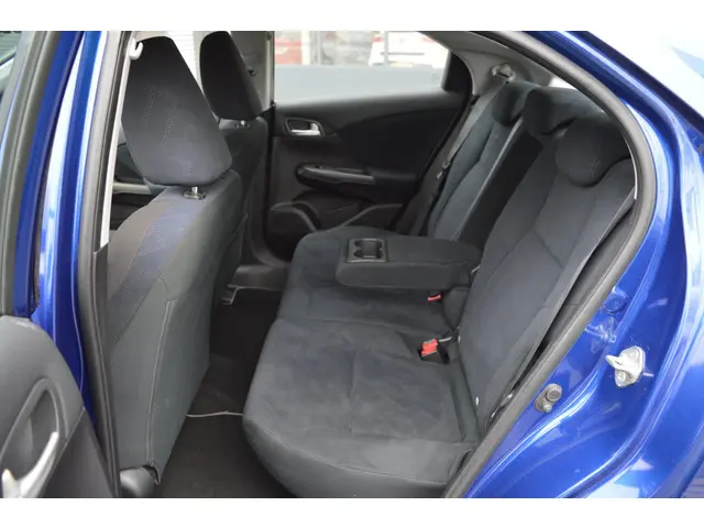 Honda Civic 1.8 Sport 2015 Benzine 16