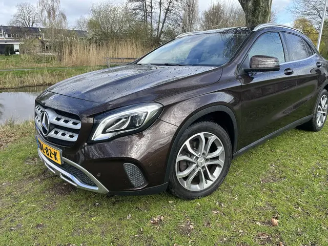 Mercedes-Benz GLA 180 Business 2018 Benzine 2