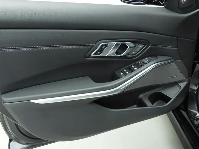 BMW 3 Serie 320i 2023 Benzine 22