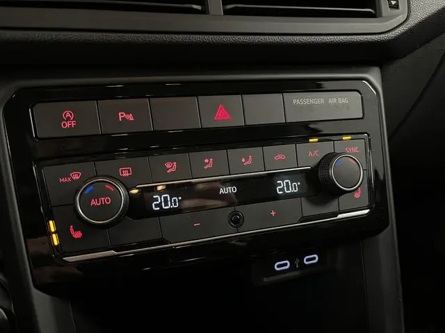 Volkswagen T-Cross 1.0 TSI Life 2021 Benzine 30