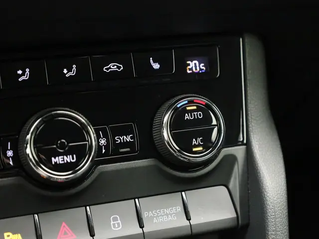 Škoda Karoq 1.0TSI/115PK Selection 2025 Benzine 8