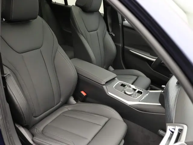 BMW 3 Serie Touring 330e 2024 Hybride Benzine 29