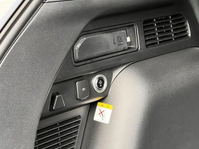 Ford Kuga 2.5 PHEV Sound Edition 2026 Hybride Benzine 38