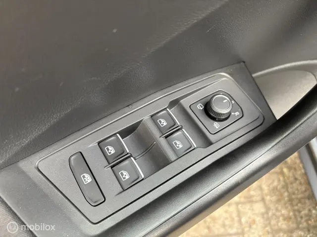 Volkswagen T-Roc 1.0 TSI Style Business 2019 Benzine 17