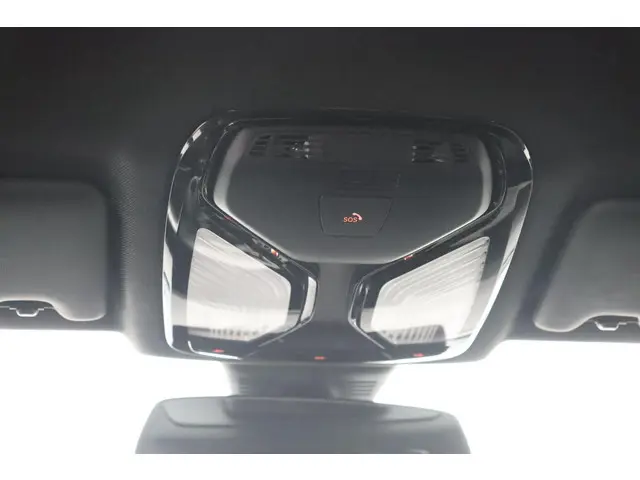 BMW 3 Serie 330i High Executive 2020 Benzine 27