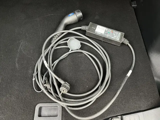 Ford Kuga 2.5 PHEV ST-Line 2023 Hybride Benzine 34