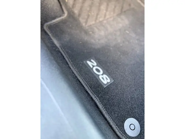 Peugeot 208 1.2 PureTech Blue Lion 2018 Benzine 42