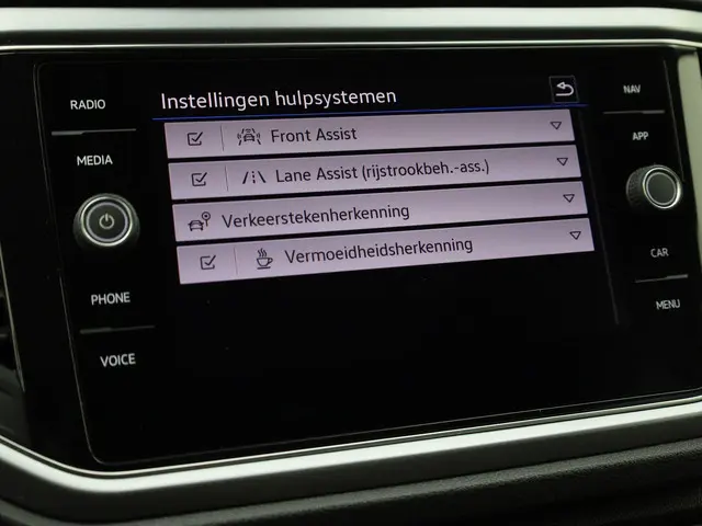 Volkswagen T-Roc 1.5TSI/150PK Active DSG 2022 Benzine 9