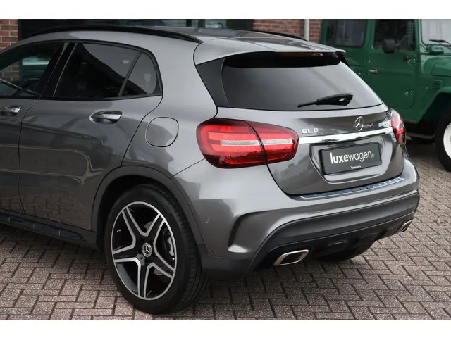 Mercedes-Benz GLA 180 AMG Night 2019 Benzine 54