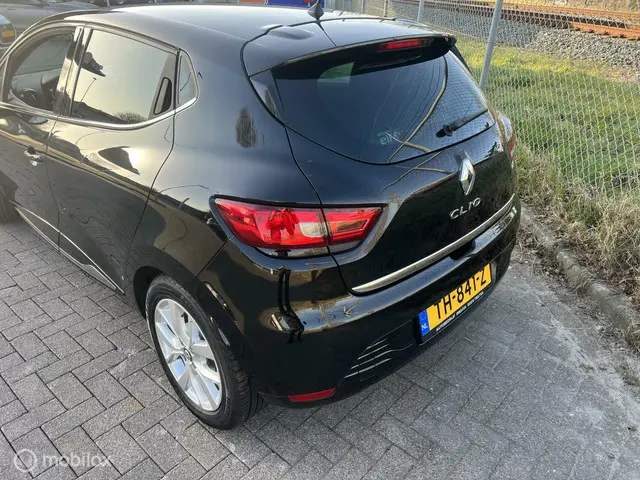 Renault Clio 0.9 TCe Limited 2018 Benzine 6