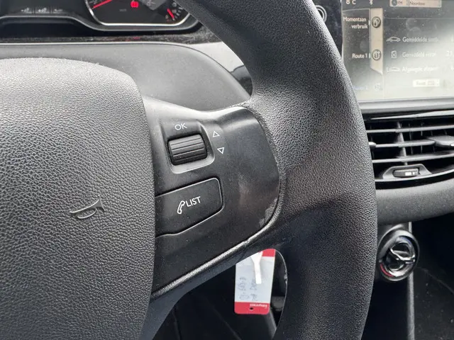 Peugeot 208 1.4 HDi Active 2013 Diesel 17