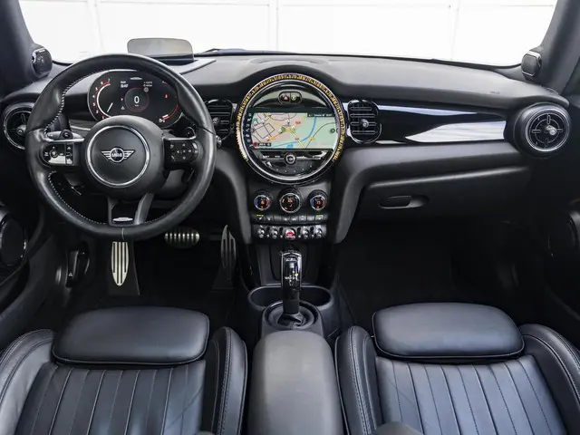 MINI 3-Deurs John Cooper Works 2022 Benzine 7