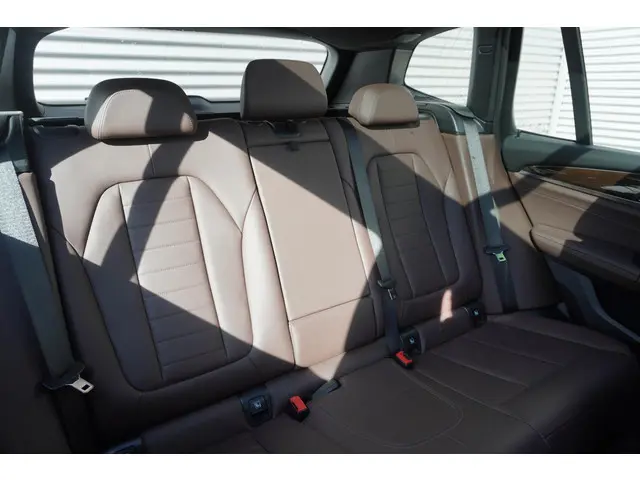 BMW X3 xDrive30e 2022 Hybride Benzine 10