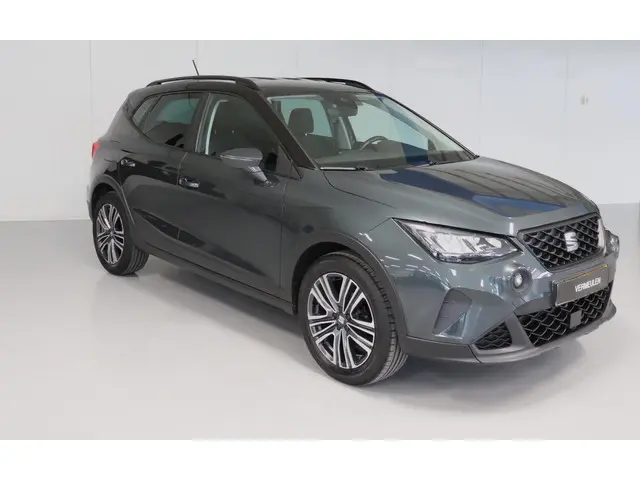 SEAT Arona 1.0 TSI Style Business Intense 2021 Benzine 4