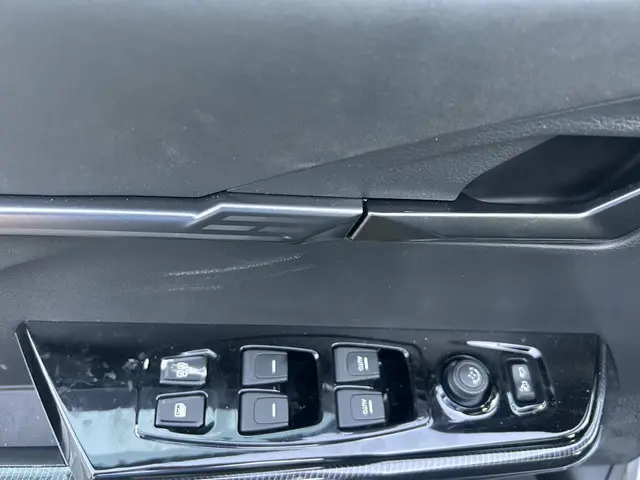 KGM Actyon Hybrid PLATINUM + 2026 Benzine 9