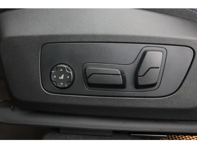 BMW X1 xDrive23i 2026 Benzine 34