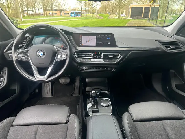 BMW 1 Serie 118i Executive Edition 2020 Benzine 8