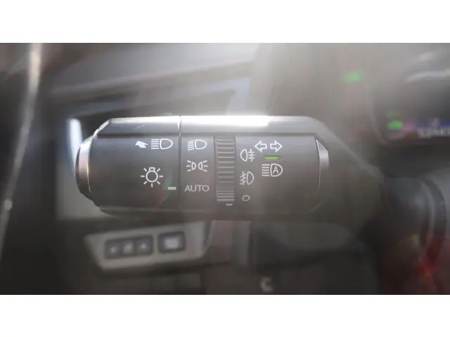 Lexus UX 250h Business Line 2019 Hybride Benzine 16