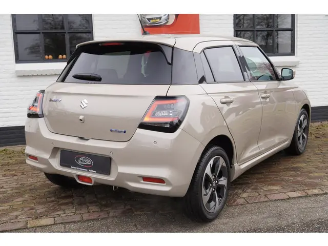 Suzuki Swift 1.2 Style Smart Hybrid 2025 Hybride Benzine 7
