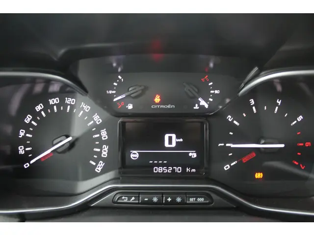 Citroën C3 Aircross 1.2 PureTech Shine 2021 Benzine 19