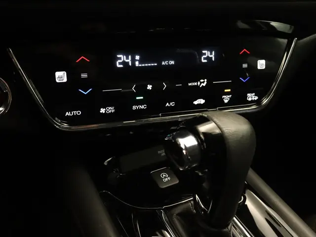 Honda HR-V 1.5 i-VTEC Executive 2016 Benzine 30