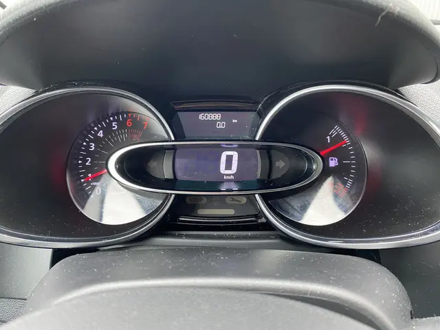 Renault Clio Estate 0.9 TCe Limited 2017 Benzine 19