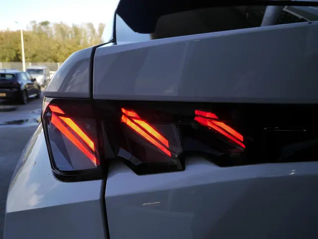 Peugeot 3008 1.2 Hybrid 136 GT 2024 Hybride Benzine 38