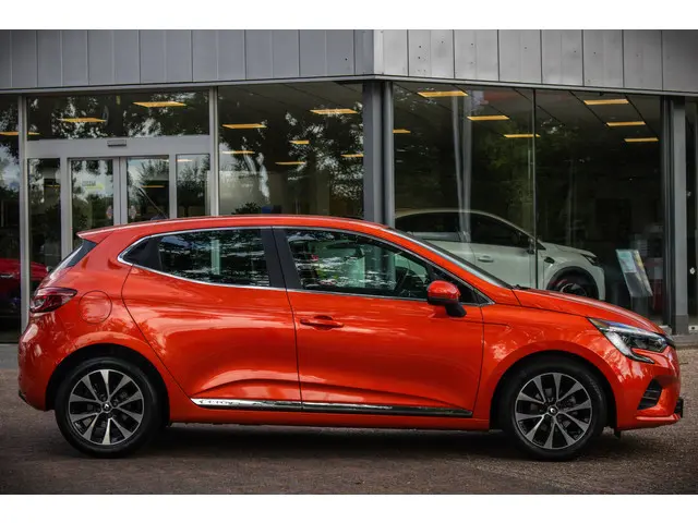 Renault Clio TCe 90 Intens 2021 Benzine 31