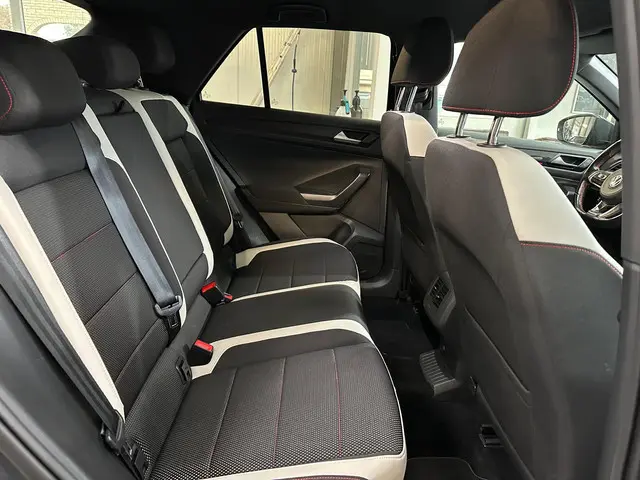 Volkswagen T-Roc 1.5 TSI Sport DSG Navi 2019 Benzine 10