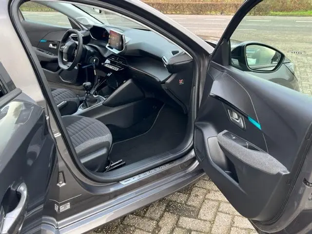 Peugeot 208 1.2 PureTech Allure 2022 Benzine 18