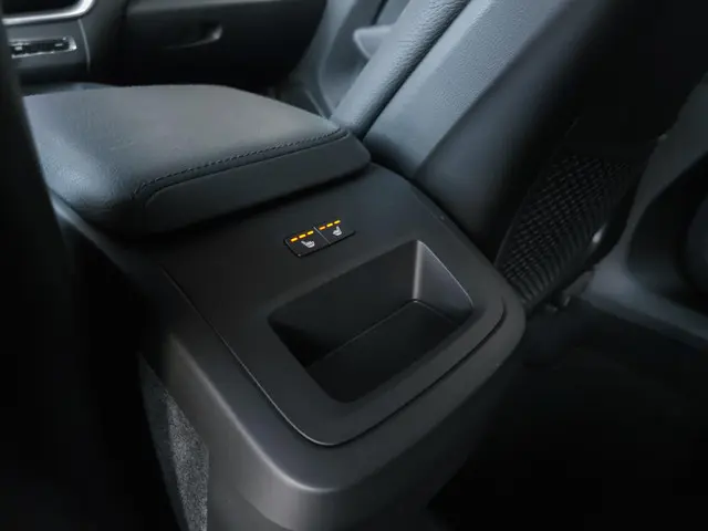 Volvo XC60 2.0 B5 Momentum Business 2022 Benzine 27
