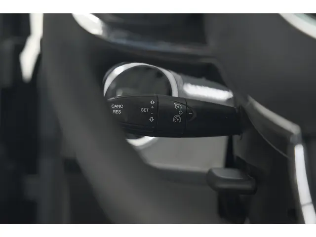 Fiat 500 1.0 Hybrid Dolcevita 2022 Benzine 33