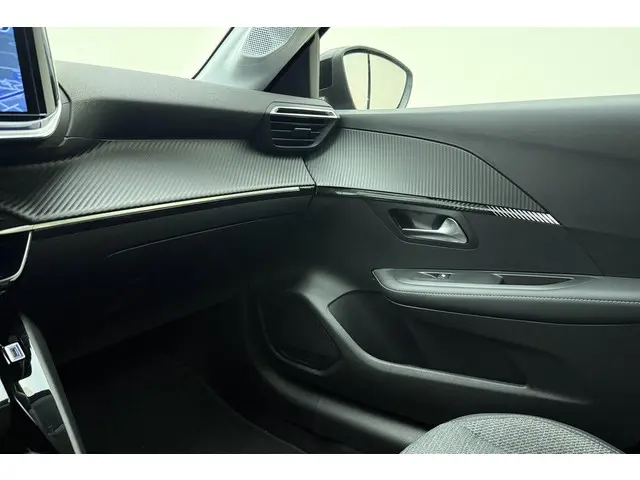 Peugeot 208 1.2 PureTech 100 Allure 2024 Benzine 30