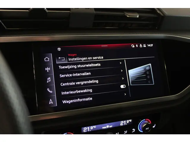 Audi Q3 35 TFSI S edition PANO | Sfeer 2023 Benzine 50