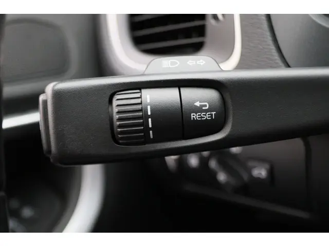 Volvo V40 Cross Country 1.6 T4 Summum 2014 Benzine 34