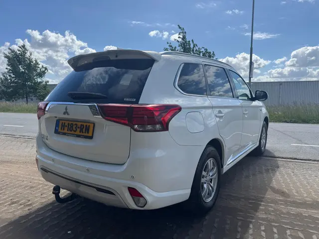 Mitsubishi Outlander 2.4 PHEV Pure 2020 Hybride Benzine 6