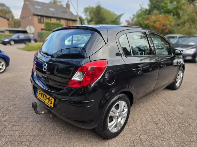 Opel Corsa 1.4-16V 2013 Benzine 7