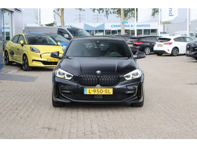 BMW 1 Serie 120i High Executive Edition 2021 Benzine 4