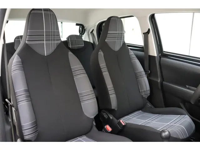 Peugeot 108 1.0 e-VTi Active 2016 Benzine 10
