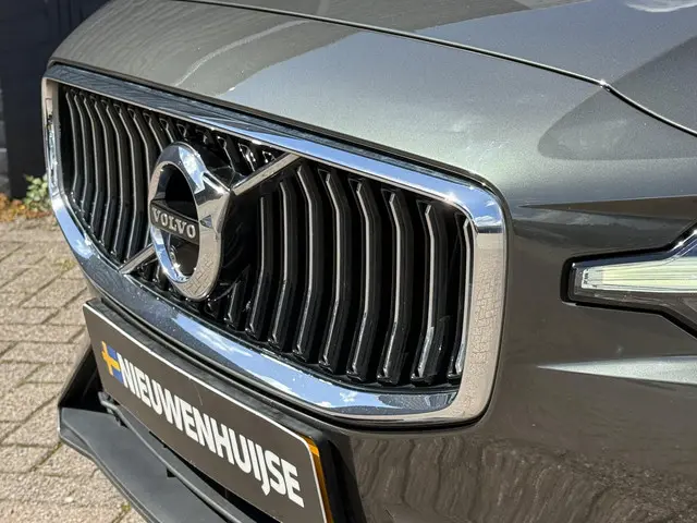 Volvo V60 2.0 T5 Inscription 2019 Benzine 31