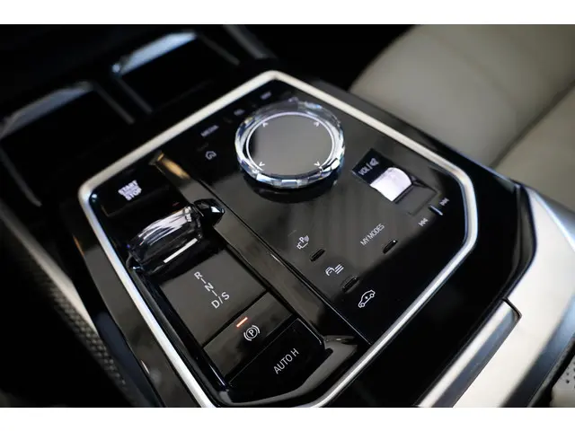 BMW 7 Serie M760e xDrive 2025 Hybride Benzine 23