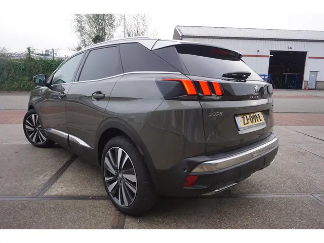 Peugeot 3008 1.2 PureTech GT Line 2019 Benzine 28