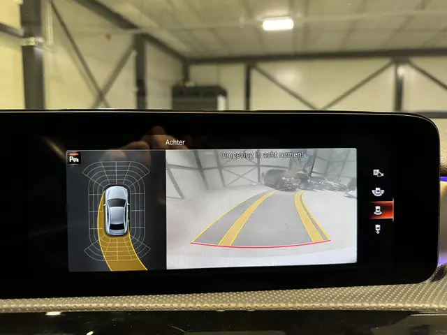 Mercedes-Benz A-Klasse 250 e AMG 2020 Hybride Benzine 12