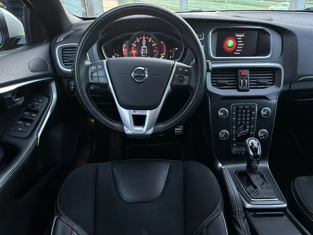 Volvo V40 1.5 T3 Polar+ Sport 2020 Benzine 2