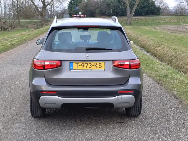 Mercedes-Benz GLB 200 Premium Plus 2022 Benzine 7
