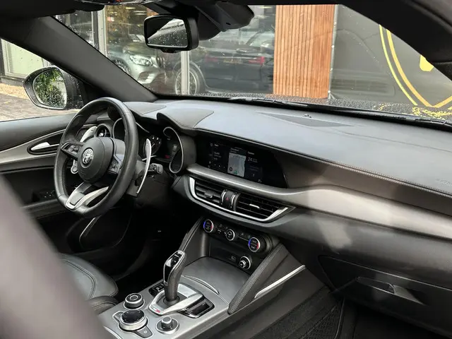 Alfa Romeo Stelvio 2.0 T AWD Veloce 2022 Benzine 38