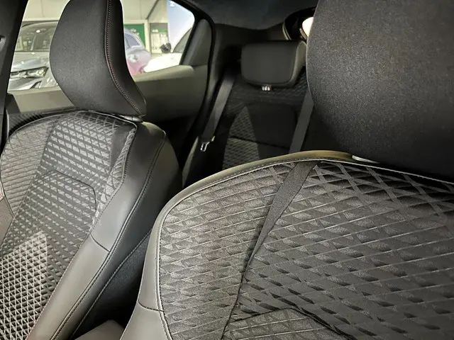 Renault Clio 1.8 Hybrid 160 techno 2026 Hybride Benzine 26