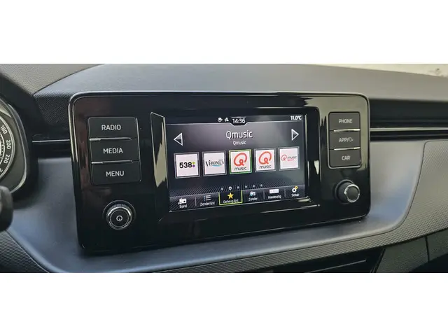 Škoda Kamiq TSI 110 DSG Ambition 2022 Benzine 17