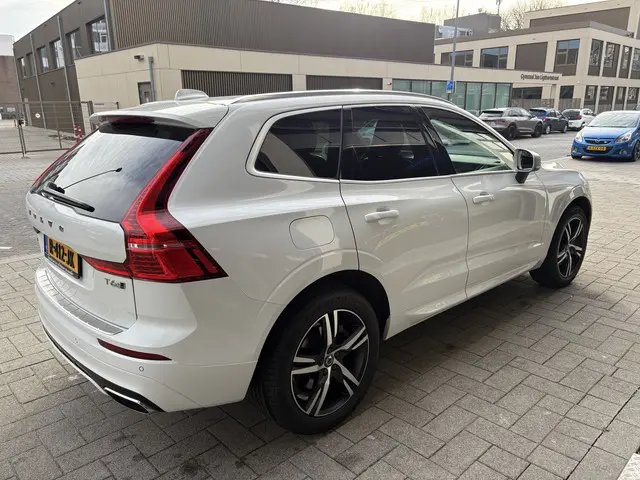 Volvo XC60 2.0 T6 AWD Inscription R-Design 2018 Benzine 6