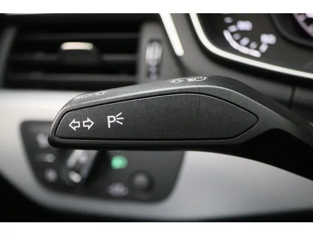 Audi A4 Avant 1.4 TFSI Design Pro Line Plus 2018 Benzine 31